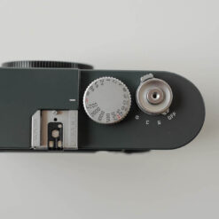 Alternative view of LEICA M-E Anthracite Gray