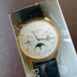 Alternative view of PATEK PHILIPPE PERPETUAL CALENDER Ref.3941