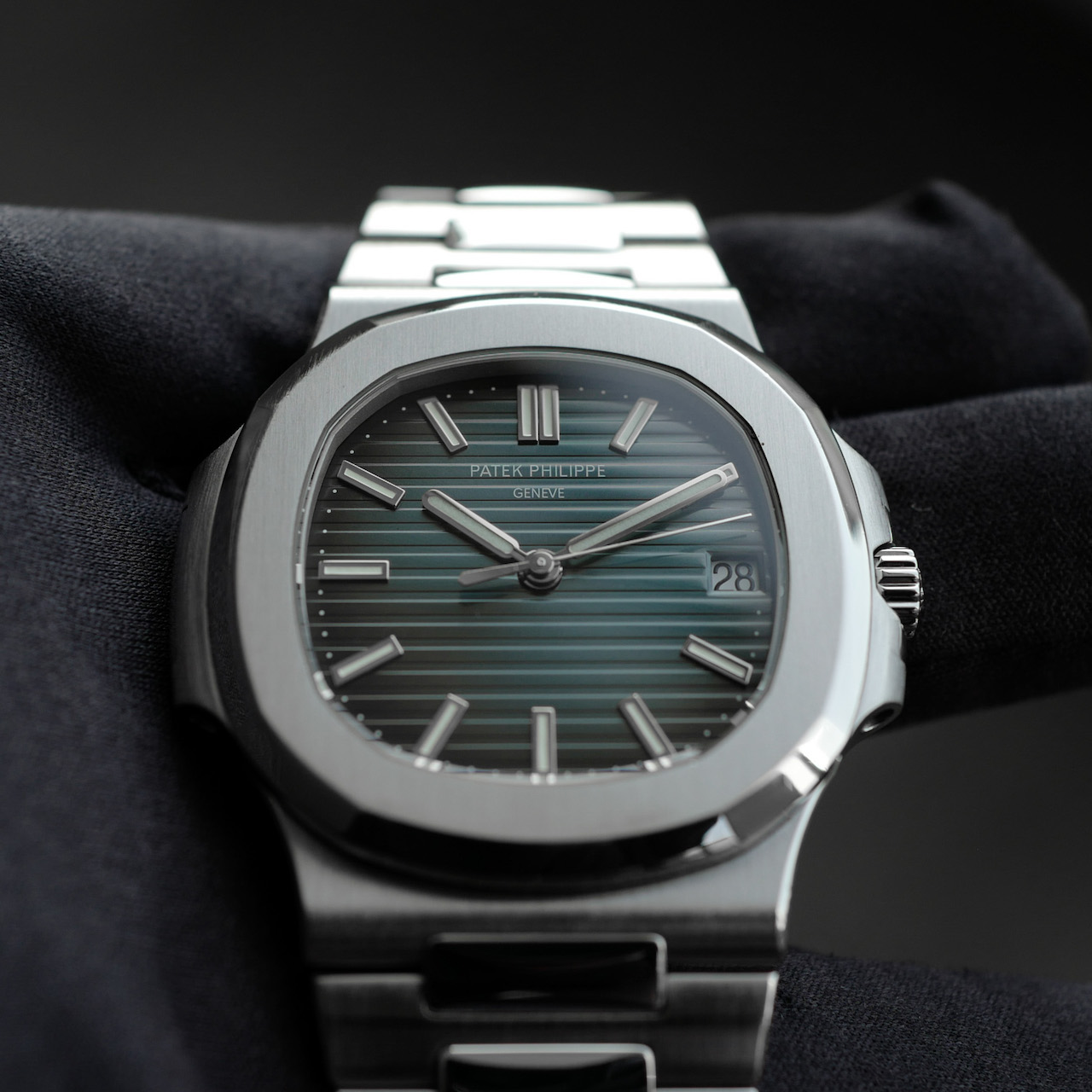 PATEK PHILIPPE Nautilus "Jumbo" Ref.5711/1A-010 Blue-Grey Dial Full Set - 画像 (3)