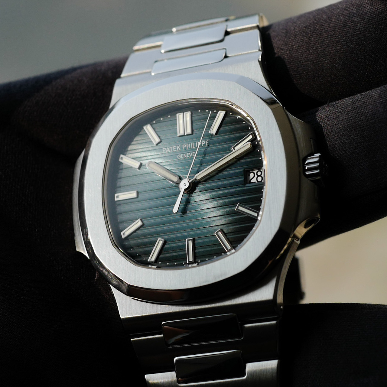 PATEK PHILIPPE Nautilus "Jumbo" Ref.5711/1A-010 Blue-Grey Dial Full Set - 画像 (4)