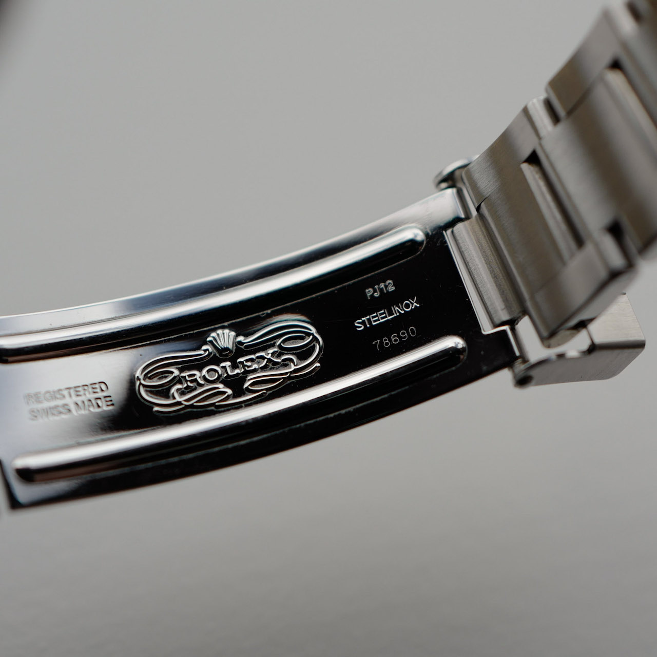 ロレックス/エクスプローラー1/ブラックアウトダイヤル/未研磨フルセット/ROLEX EXPLORER1 Ref.114270V "Black Out" 2009y FULL SET MINT - 画像 (10)