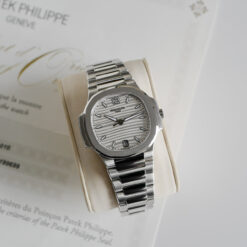 パテック・フィリップ/ノーチラス/国際保証書付き/PATEK PHILLIPE Ref.7118/1A-010 "Nautilus" Full Set