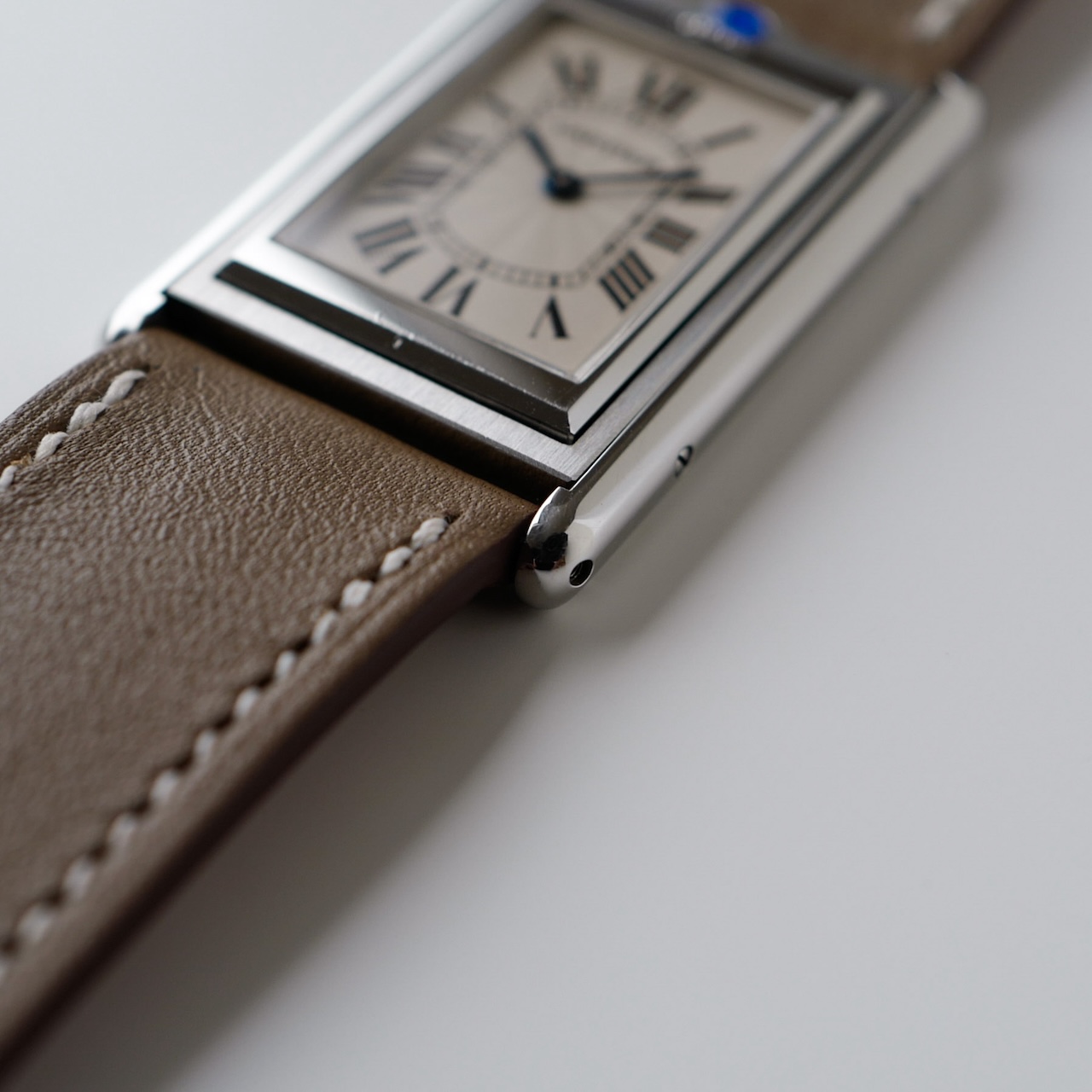 カルティエ/タンクバスキュラントLM/ホワイトローマンギョーシェダイヤル/手巻き/フレデリックピゲ/CARTIER TANK BASCULANTE White Roman Guilloche Dial / Hand Winding / SS 2001 - 画像 (6)