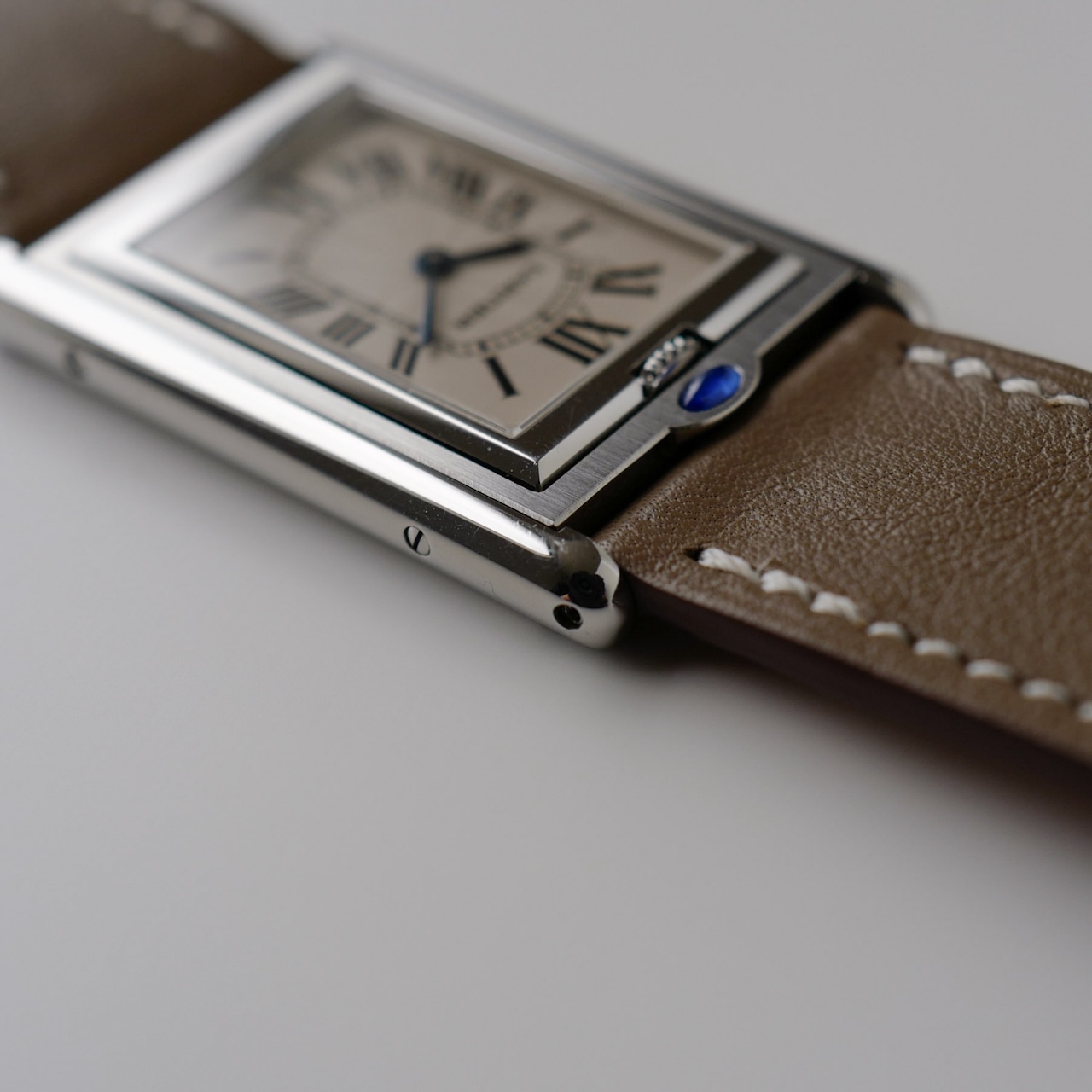 カルティエ/タンクバスキュラントLM/ホワイトローマンギョーシェダイヤル/手巻き/フレデリックピゲ/CARTIER TANK BASCULANTE White Roman Guilloche Dial / Hand Winding / SS 2001 - 画像 (7)