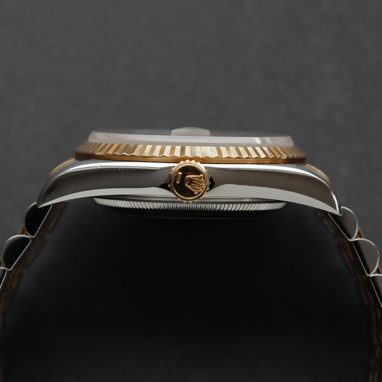 ロレックス/デイトジャスト16233G/T番/コンピューターダイヤル/後期10Pダイヤ/18Kイエローゴールド/裏蓋シールあり/ROLEX DATE-JUST Ref.16233G "Computer Diamond"18KYG 1996 with Box - 画像 (5)