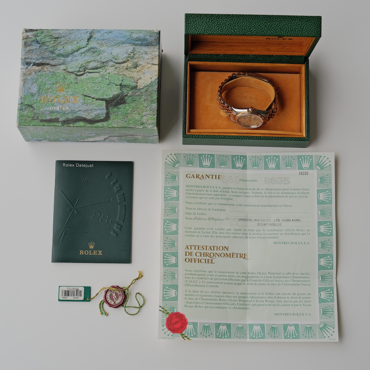 ロレックス/デイトジャスト16233/P番/アイボリーピラミッド/ローマン数字/裏蓋シール/未使用/保証書付きフルセット/ROLEX DATE-JUST Ref.16233 Ivory Pyramid Dial 2000Y Full Set Mint - 画像 (2)