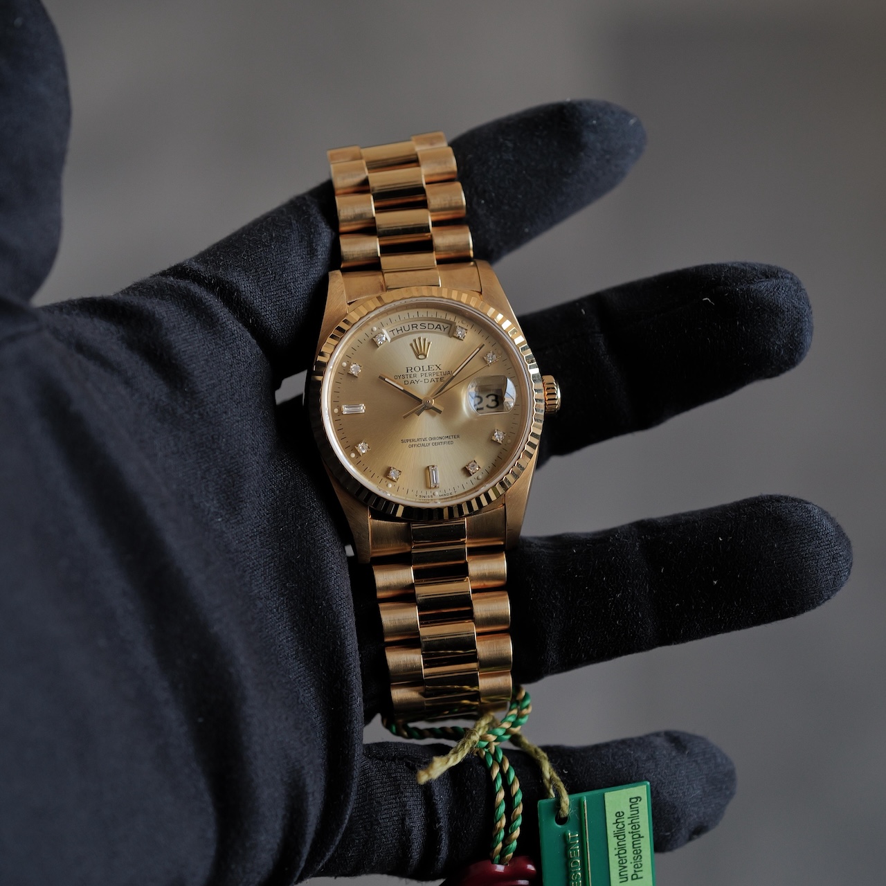 ロレックス/デイデイト18238A/W番/ 10Pダイヤモンド/18Kイエローゴールド/保証書付きフルセット/ROLEX DAY-DATE Ref,18238A "Baguette Diamond" 18K Yellow Gold 1995y Full Set - 画像 (4)