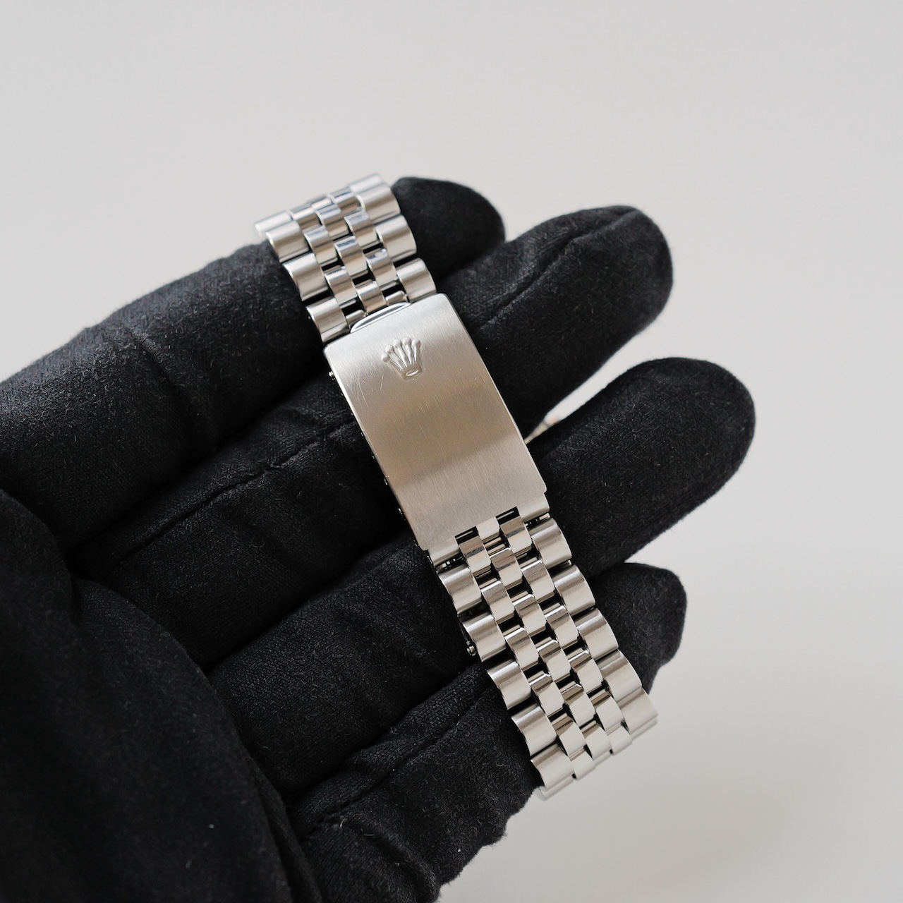 ロレックス/デイトジャスト16234/W番/シルバーダイヤル/18KWGベゼル/裏蓋シール/国際保証書・箱付き/ROLEX DATE-JUST Ref.16234 "Silver Dial" 1995Y with Box and Guarantee - 画像 (8)