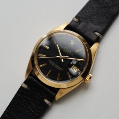 Alternative view of ロレックス/オイスターパーペチュアルデイト1500/8/ほぼデッド/黒文字盤/18Kイエローゴールド/裏蓋シール/ROLEX OYSTER PERPETUAL DATE Ref.1500/8 BLACK DIAL 18KYG 1977y