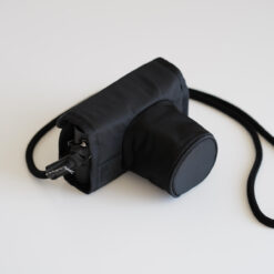 Alternative view of 【残りわずか】RAMIDUS x ENZO SHOP CAMERA CASE FOR LEICA M / Q with KARABINER