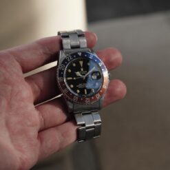 Alternative view of 【ON HOLD】ロレックス/GMTマスター1675/後期ミラーダイヤル/マーク1ベゼル/ワイドスイス/USリベット/ROLEX GMT-MASTER Ref.1675 “GILT DIAL, WIDE SWISS” Mk.1 Bezel US Rivet 1965Y