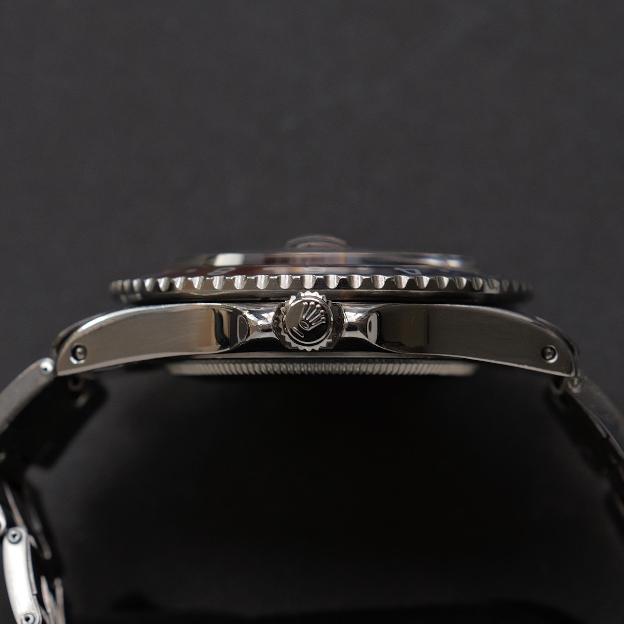 【ON HOLD】ロレックス/GMTマスター1675/後期ミラーダイヤル/マーク1ベゼル/ワイドスイス/USリベット/ROLEX GMT-MASTER Ref.1675 “GILT DIAL, WIDE SWISS” Mk.1 Bezel US Rivet 1965Y - 画像 (5)